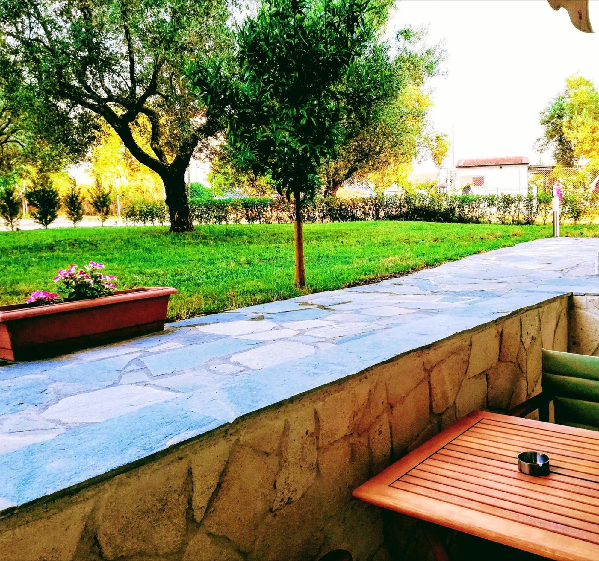 Giorgos Apartments. Skala Fourkas Exterior photo