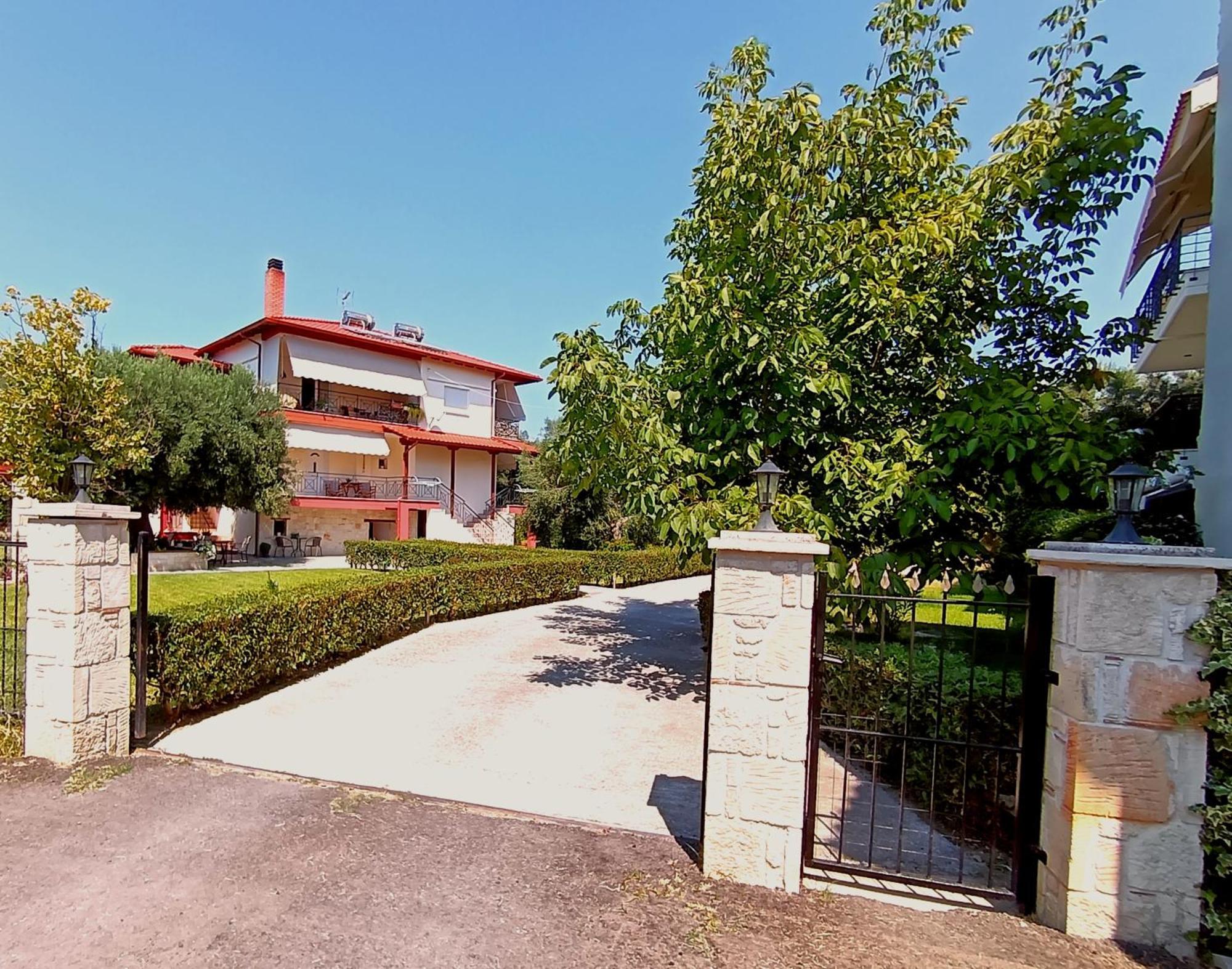 Giorgos Apartments. Skala Fourkas Exterior photo
